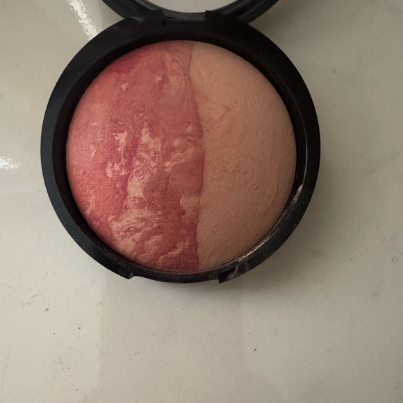 🛍️ Laura Geller Baked Blush-N-Highlight Duo - Soft Pink - Picture 3 of 7